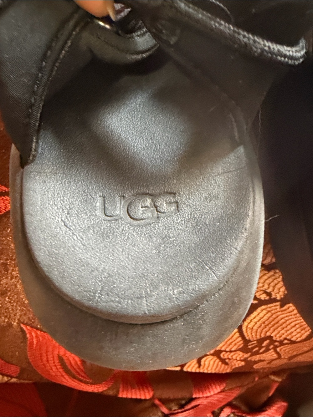 Ugg - Picture 2 of 4